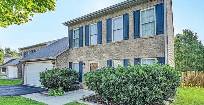 Building Photo - 4855 Golfview Dr NE