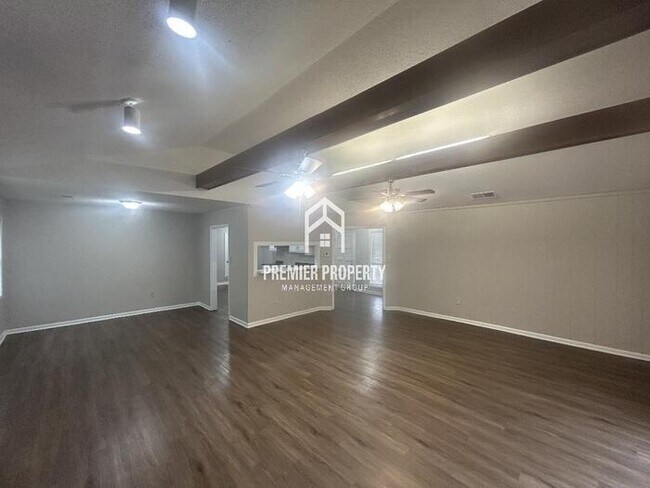 Building Photo - 7376 Hollorn Ln