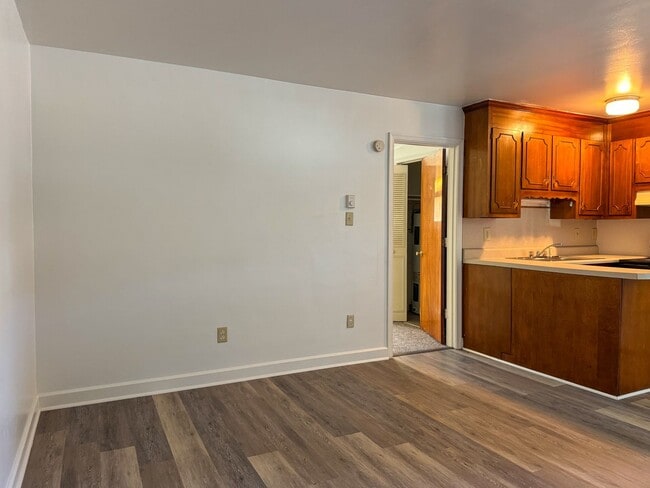 Building Photo - 2004 W Broadway