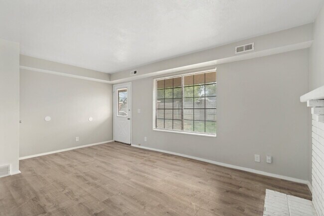 Building Photo - Fresh townhome in Sugarhouse