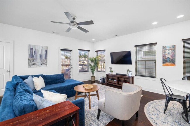Building Photo - 2703 Halcyon Dr
