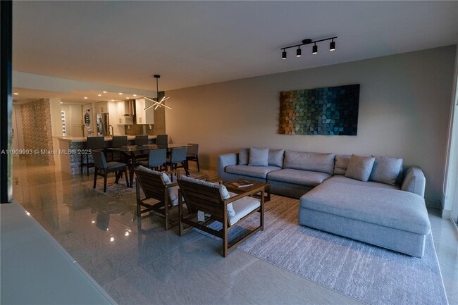 Building Photo - 4017 N Cypress Dr