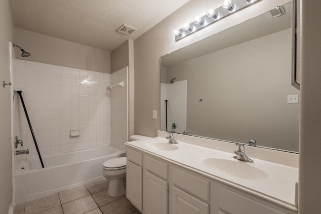 Building Photo - 6707 Topsfield Point Dr