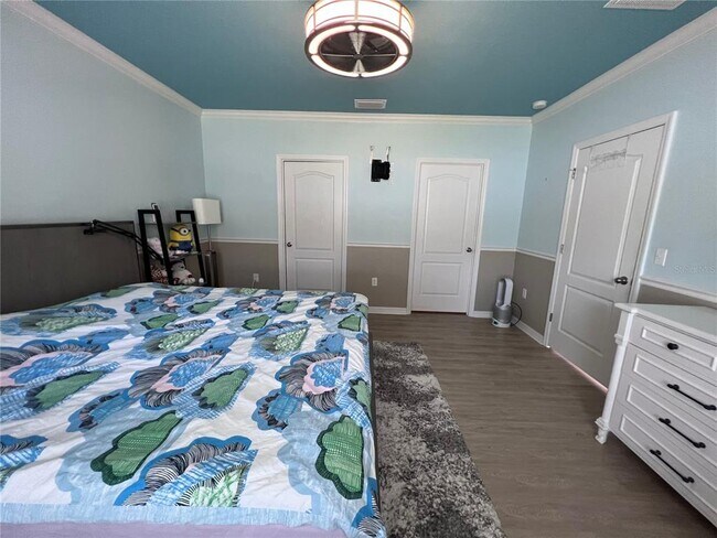 Building Photo - 10120 Hawk Storm Ave