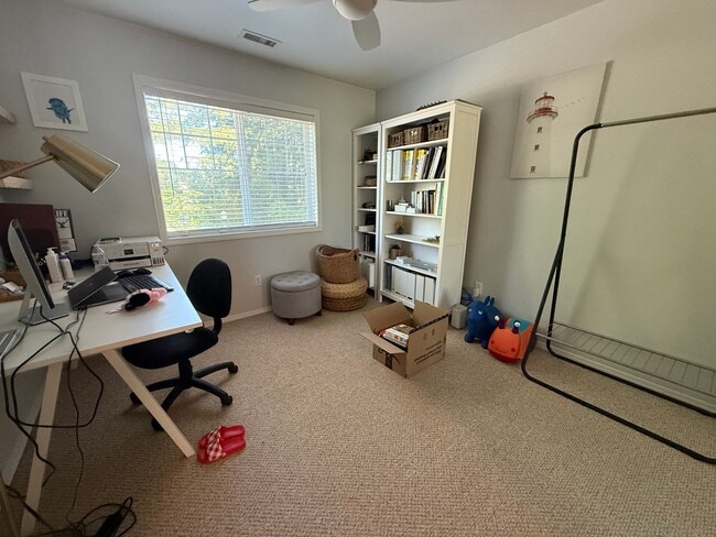 Building Photo - 3 Bedroom DuPont Home for Rent
