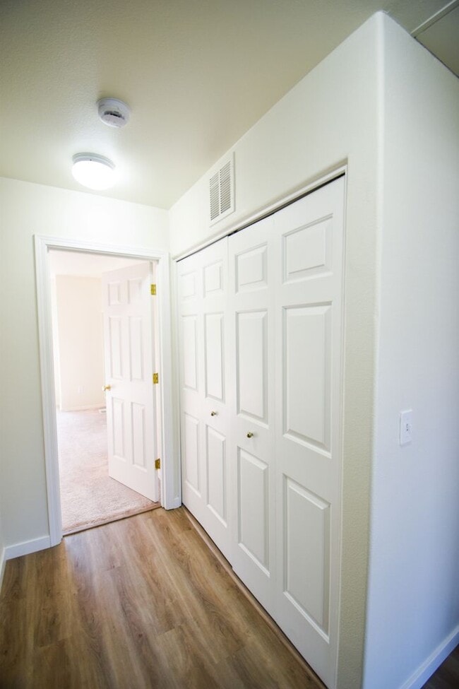 Building Photo - Astounding Condo  End Unit, Garage include...