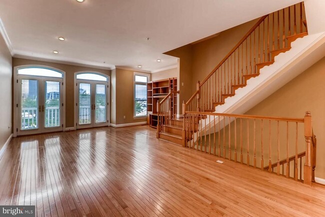 Building Photo - 1290 Harbor Island Walk