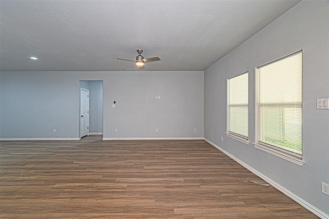 Building Photo - 346 Avenue E