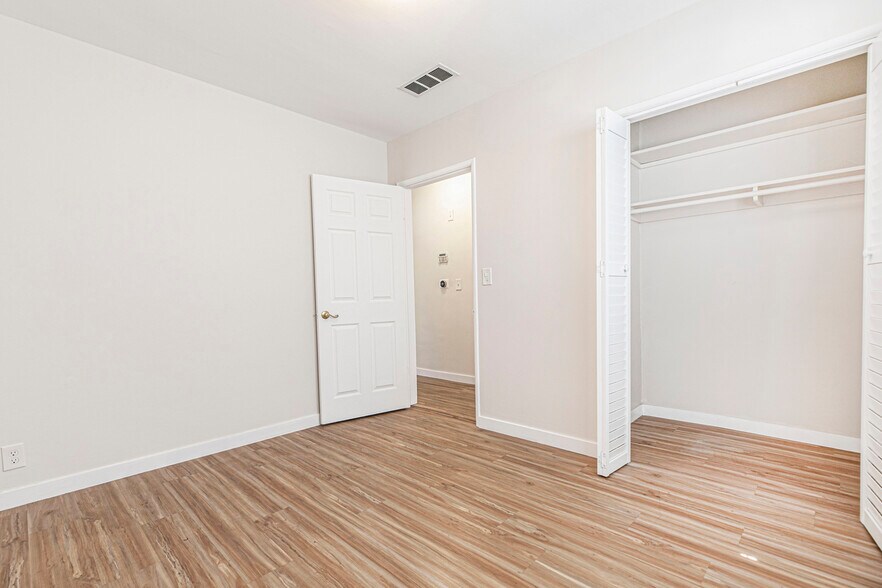 Building Photo - 12527 Stagg St