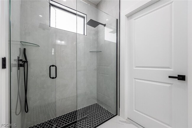 Building Photo - 2713 25th St SW