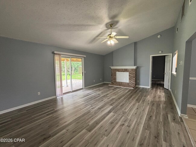 Building Photo - 6903 Ross Dr