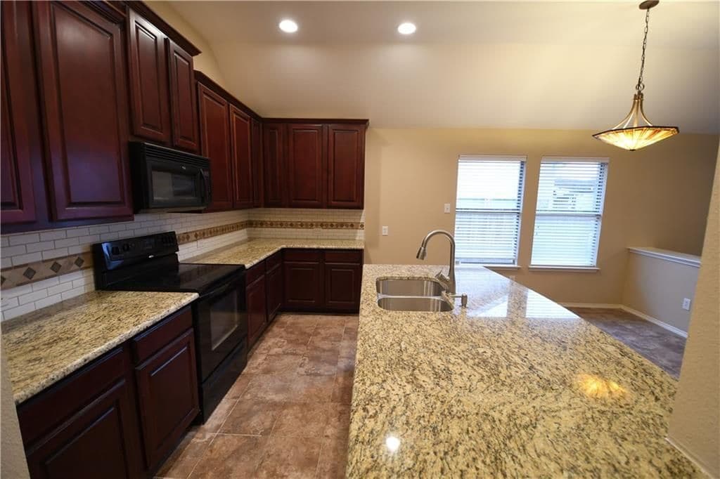 Building Photo - 5104 Blackelm Dr