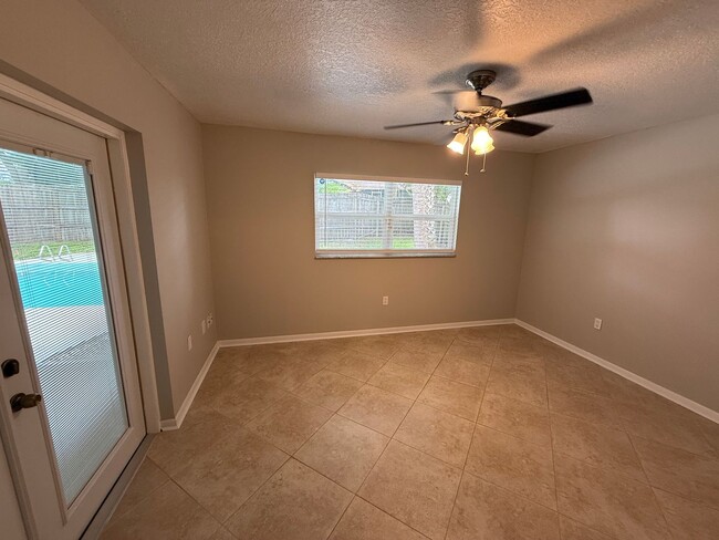 Building Photo - Pretty 3/2 Pool Home in Spring Oaks Commun...