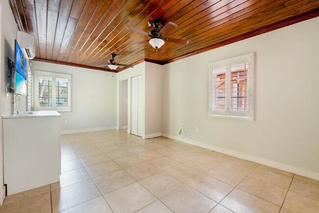Building Photo - 1110 Pizarro St