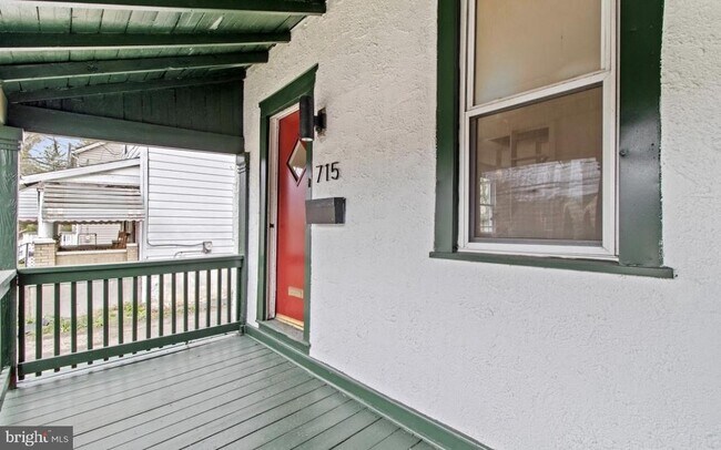 Building Photo - 715 E Haverford Rd