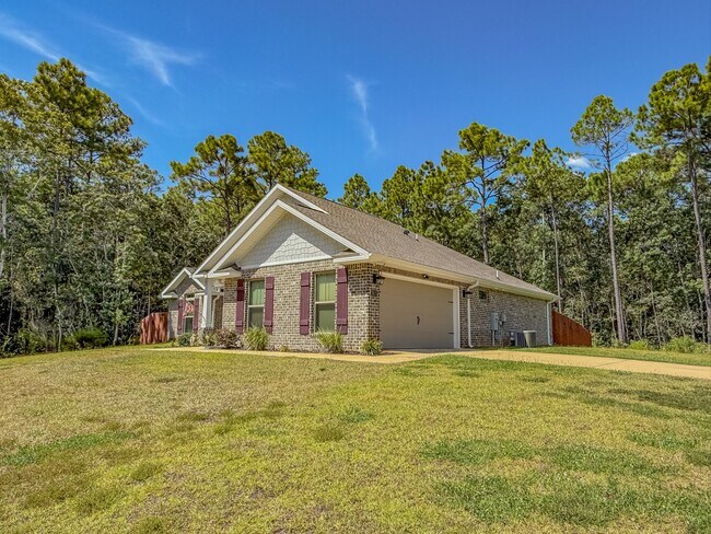 Building Photo - 2437 Hilton Dr