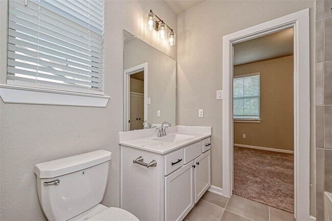 Building Photo - 497 Longleaf Pine Dr