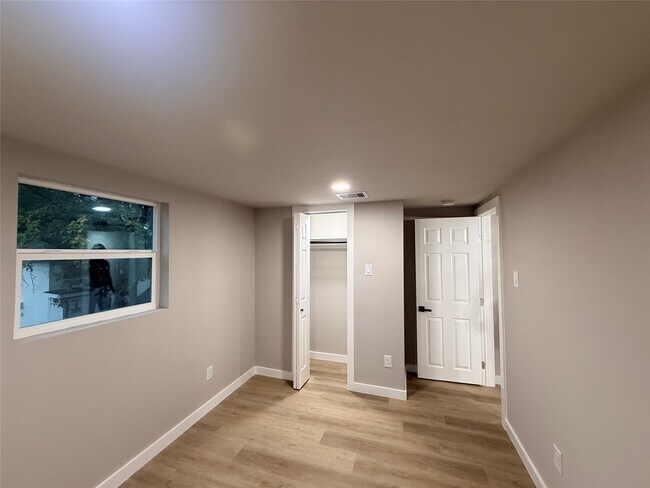 Building Photo - 5238 Pease St