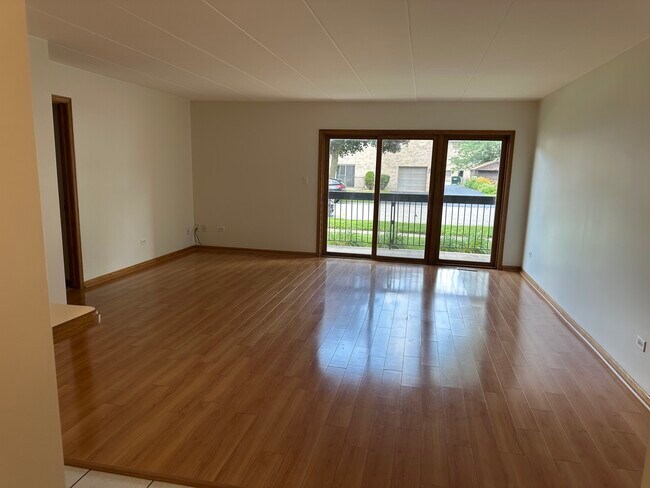 Building Photo - 9529 Minnick Ave