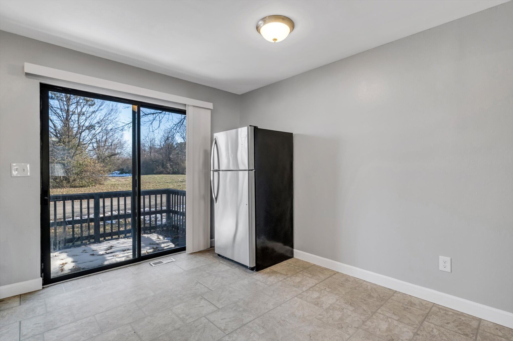 Building Photo - 11 Carriage Lane