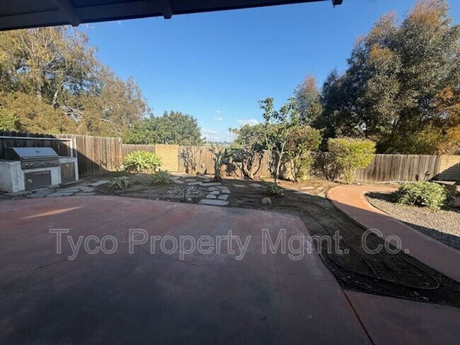 Building Photo - 863 Crystal Creek Ct