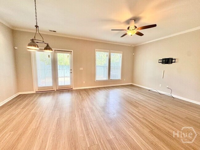 Building Photo - 31 Ainsdale Dr