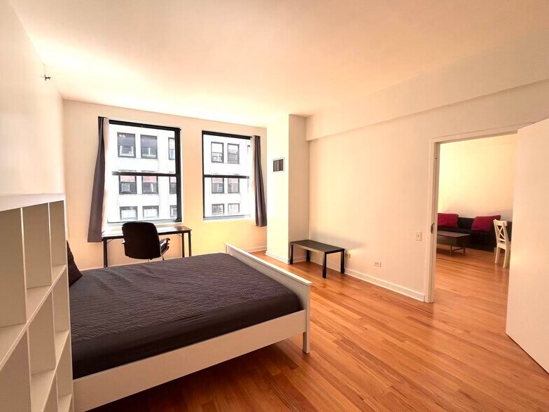 Building Photo - 5 N Wabash Ave