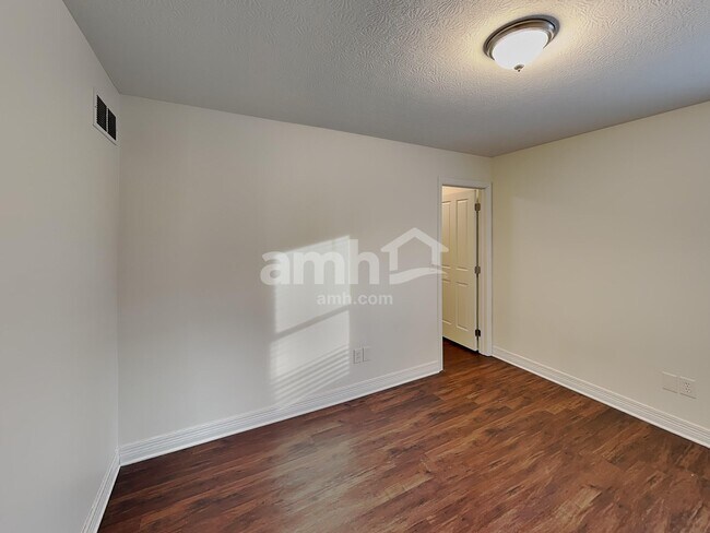 Building Photo - 629 Lanning St