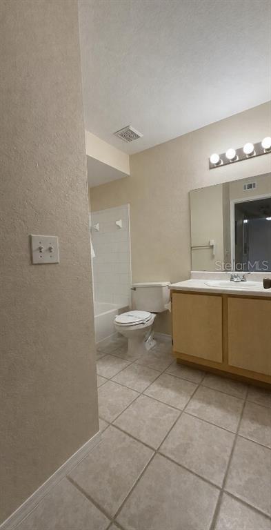 Building Photo - 13815 Fairway Island Dr