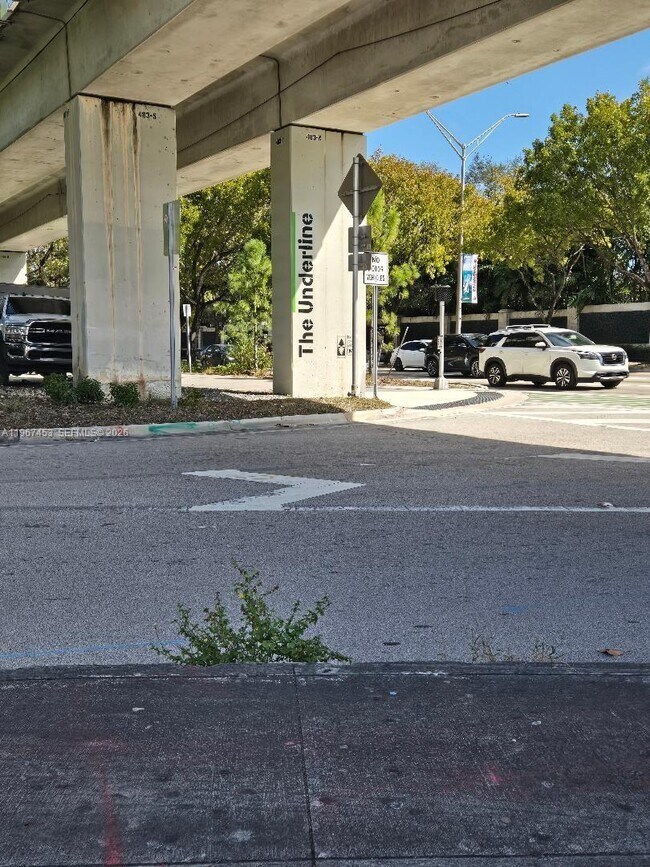 Building Photo - 3475 SW 1st Ave