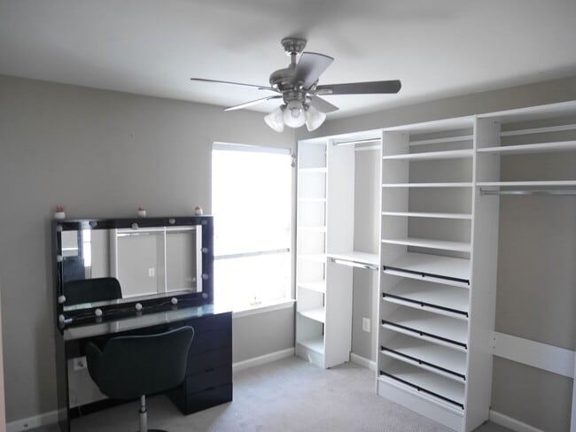 Building Photo - Modern 5-Bedroom Home in Easton – Offered Furnished or Unfurnished