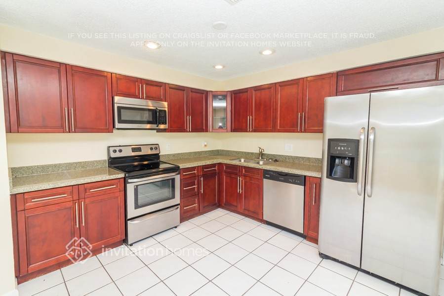 Building Photo - 9413 SW 53rd St