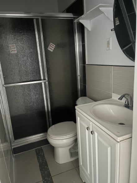 Building Photo - 1022 Pine St