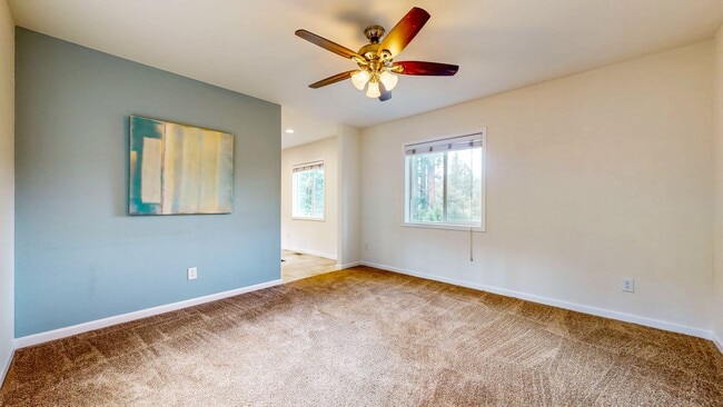 Building Photo - Gated 2 bedroom 1 bath at Pochini Family Farm!