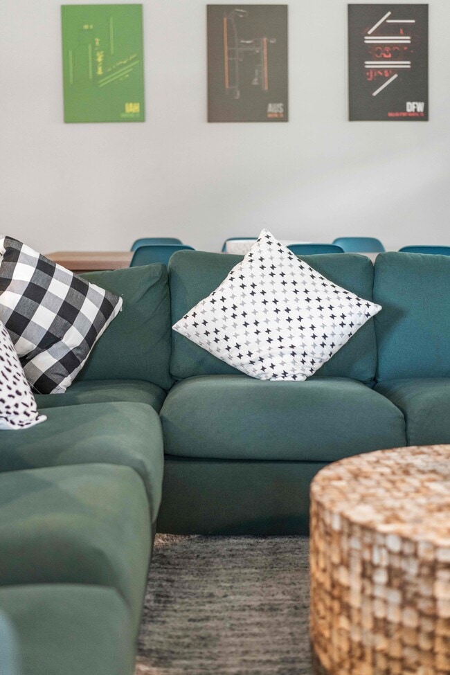 Building Photo - 1919 Puritan Dr