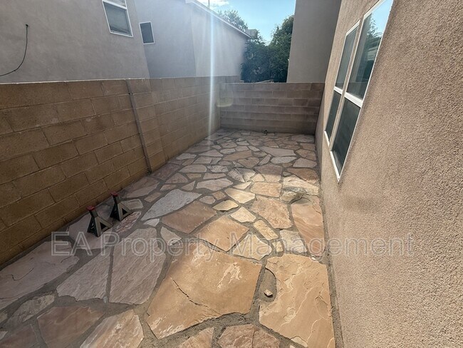 Building Photo - 12516 Snowmass Way NE