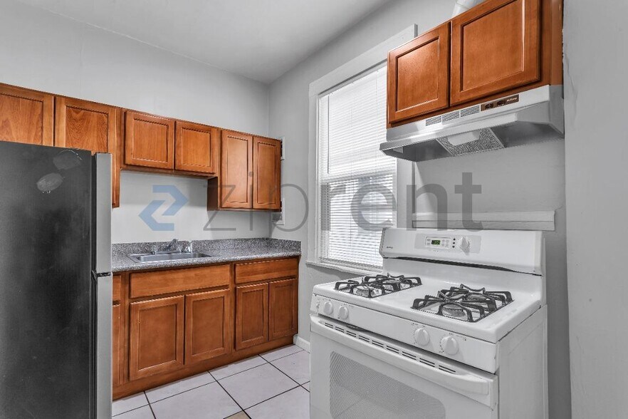 Building Photo - 680 14th St