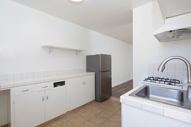 Building Photo - *OPEN HOUSE: 10/31 10AM-12PM* Studio in Ca...