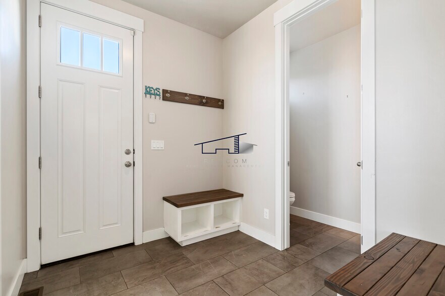 Building Photo - 369 W Clark Cir