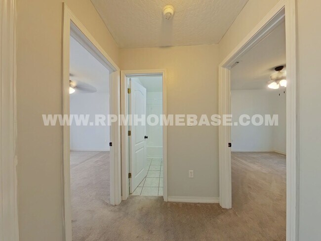 Building Photo - 4 Bed Navarre Home on Half+ Acre, Fenced Yard & Detached Garage Near Hurlburt