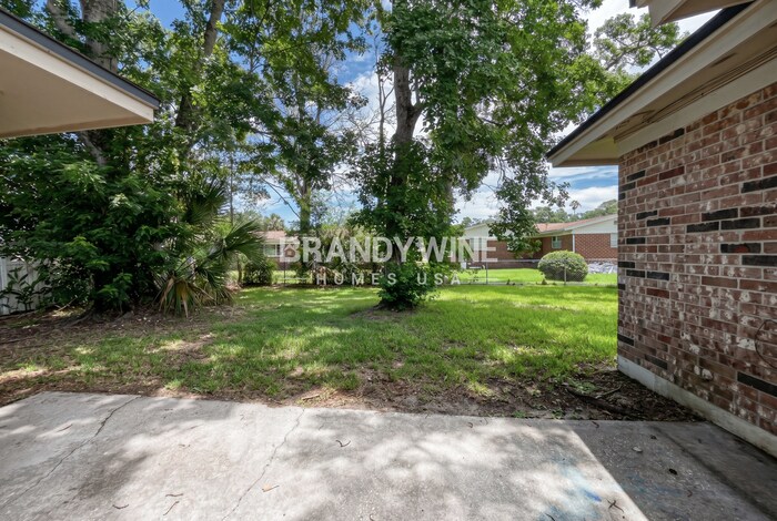 Building Photo - 6623 Kinlock Dr W
