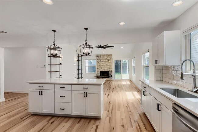 Building Photo - 2608 Piping Rock Trail