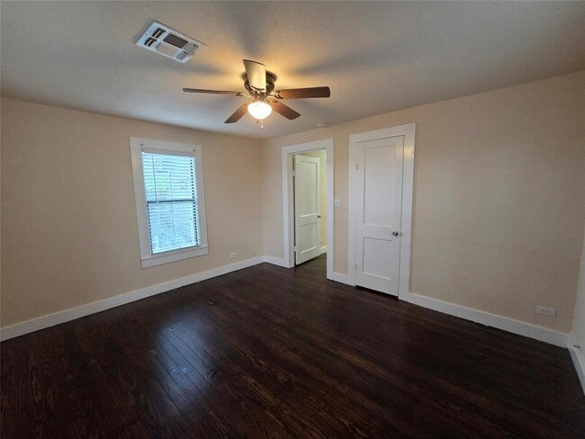 Building Photo - 3400 State Hwy 71