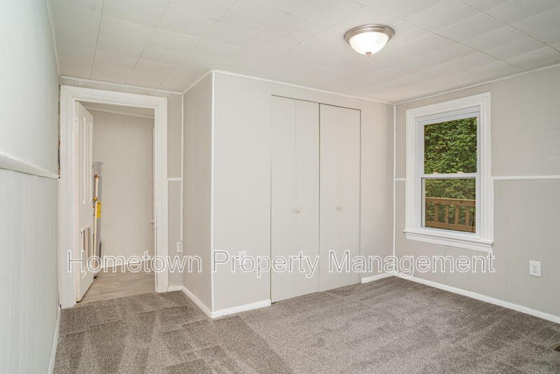 Building Photo - 801 Mohn St