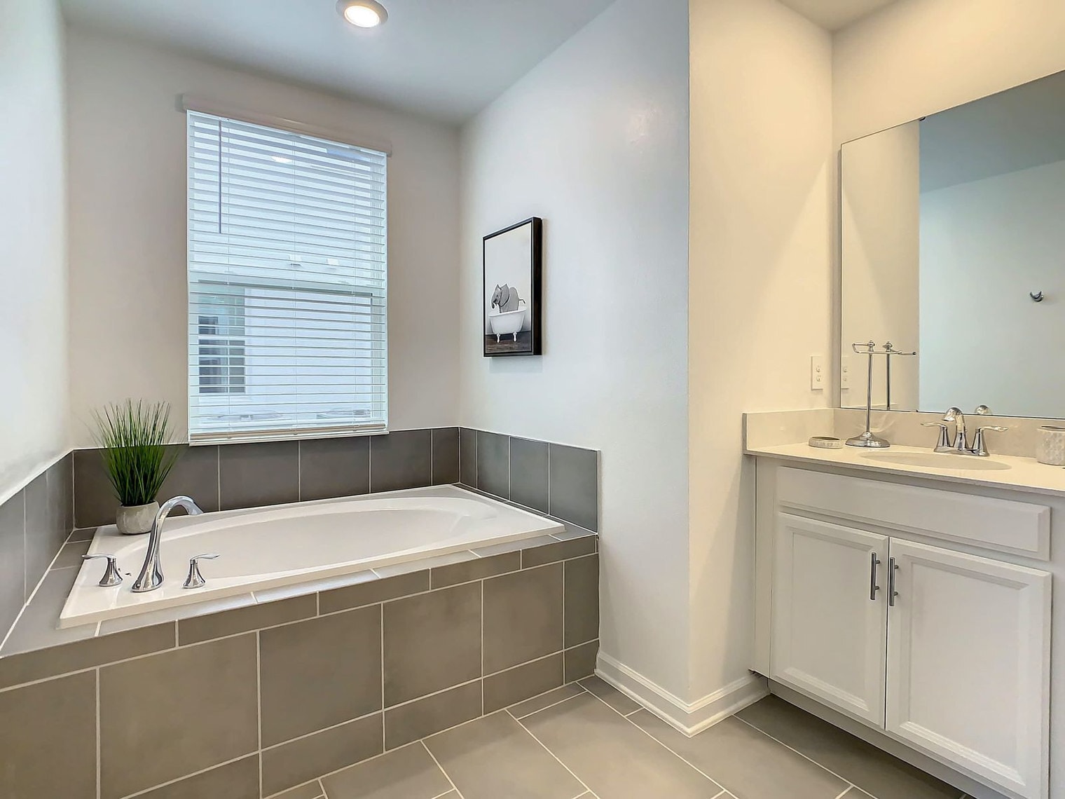 Building Photo - 8883 Cabot Cliffs Dr