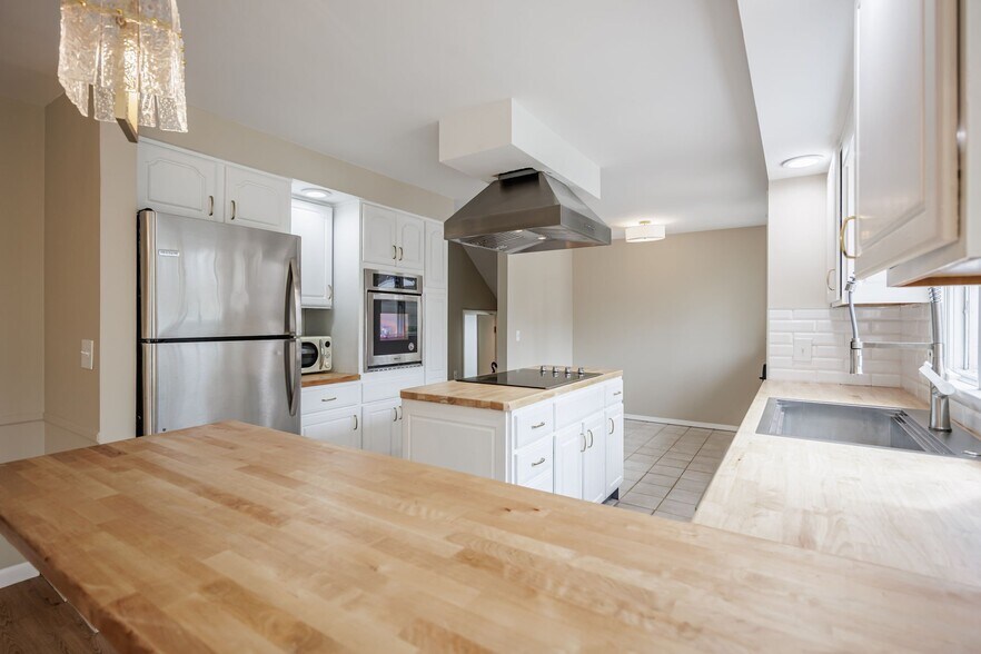 Building Photo - 10 Stuyvesant Rd