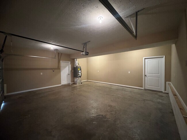 Building Photo - Gorgeous 5 Bedroom Home