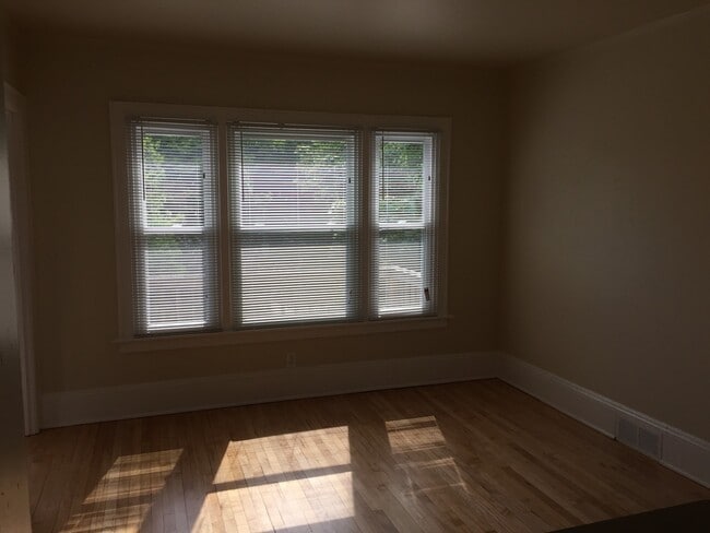 Building Photo - 3063 N Bremen St