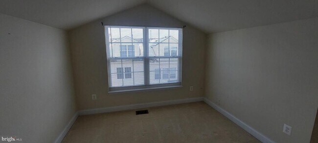 Building Photo - 11808 Regents Park Dr