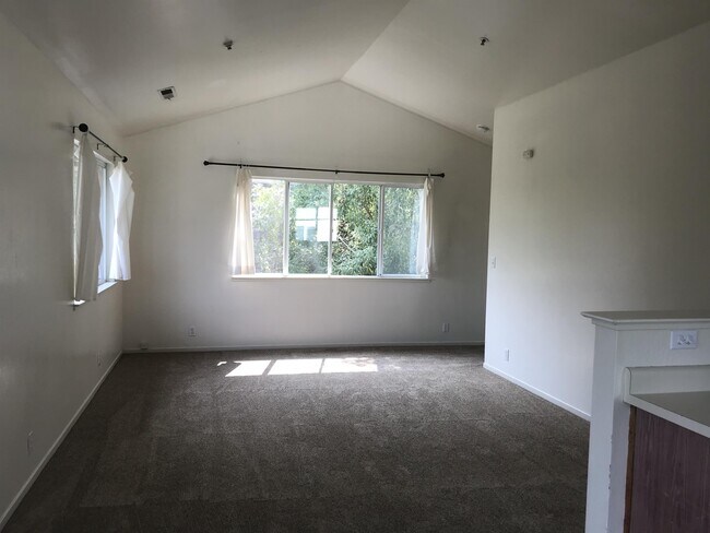 Building Photo - 126 Walti St